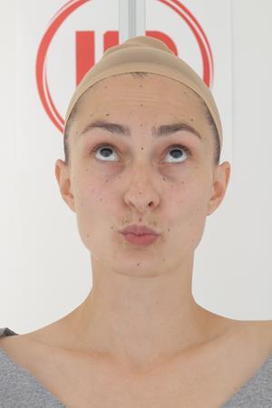 Age31-KristinaBryan/12_Pucker-Look_Up/01_Cam01.jpg