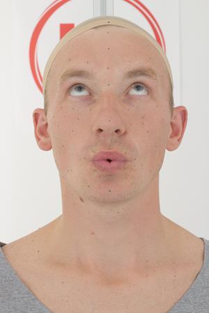 Age30-ScottMorgan/12_Pucker-Look_Up/01_Cam01.jpg
