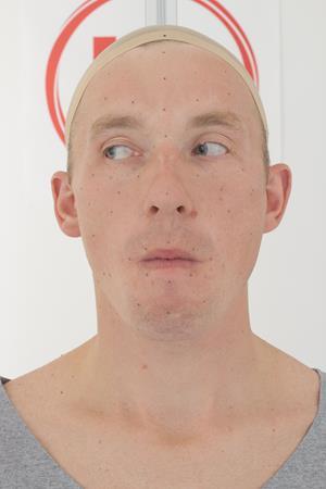 Age30-ScottMorgan/14_Chew_Look_Right/01_Cam01.jpg