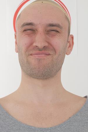 Age30-JeremyAllen/06_Face_Compression/01_Cam01.jpg