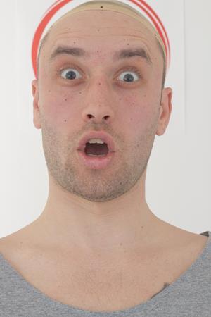 Age30-JeremyAllen/17_Surprise/01_Cam01.jpg