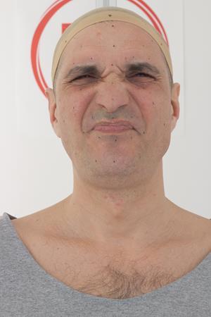 Age40-NicholasRoss/06_Face_Compression/01_Cam01.jpg